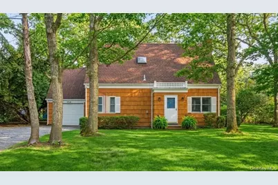 3 Foster Avenue, Hampton Bays, NY 11946 - Photo 4