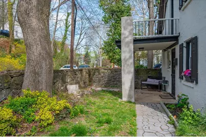 25 Whitewood Avenue, New Rochelle, NY 10805 - Photo 2