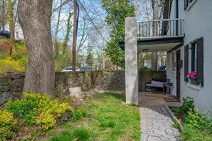 25 Whitewood Ave, New Rochelle, NY 10805 - Photo 2