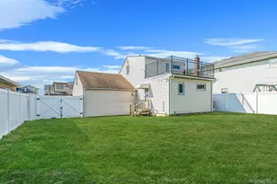 3659 Ionia St, Seaford, NY 11783 - Photo 30