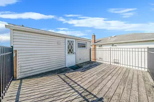 3659 Ionia St, Seaford, NY 11783 - Photo 28