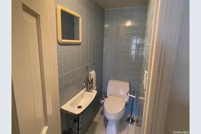 64 Old Pond Road, Great Neck, NY 11023 - Photo 6