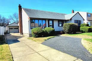 3030 N Jerusalem Rd, Wantagh, NY 11793 - Photo 2