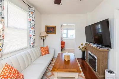 18 S Washington Avenue, Dobbs Ferry, NY 10522 - Photo 12