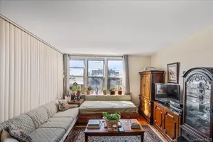 150 Hawthorne St, Brooklyn, NY 11225 - Photo 2