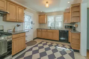 18 Scanlon Ave, Florida, NY 10921 - Photo 10