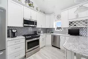 233 Arthur St, Freeport, NY 11520 - Photo 6