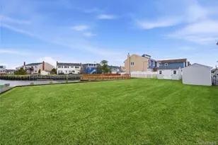 233 Arthur St, Freeport, NY 11520 - Photo 42