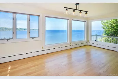 24 Bay Avenue, Sea Cliff, NY 11579 - Photo 10