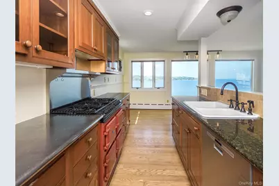 24 Bay Avenue, Sea Cliff, NY 11579 - Photo 12