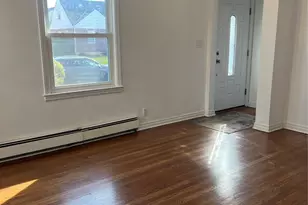 1016 Oaks Dr, Franklin Square, NY 11010 - Photo 2