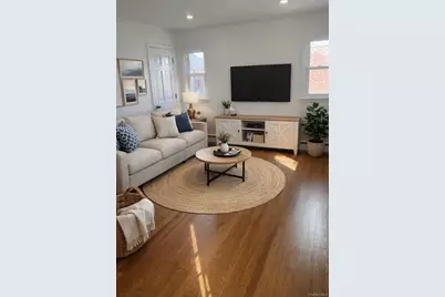 1016 Oaks Drive, Franklin Square, NY 11010 - Photo 4