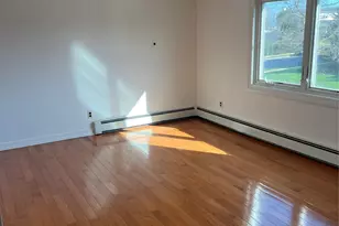 1016 Oaks Dr, Franklin Square, NY 11010 - Photo 12