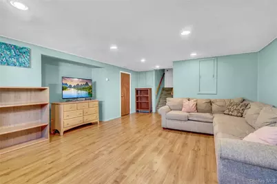 10 Dale Court, Massapequa, NY 11758 - Photo 12