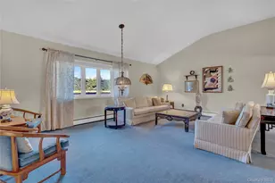 10 Dale Ct, Massapequa, NY 11758 - Photo 14