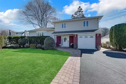10 Dale Court, Massapequa, NY 11758 - Photo 2