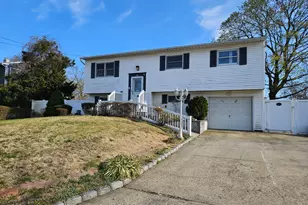 106 Fountain Ave, Selden, NY 11784 - Photo 2