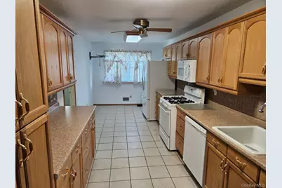 106 Fountain Avenue, Selden, NY 11784 - Photo 6