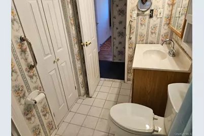 106 Fountain Avenue, Selden, NY 11784 - Photo 18