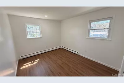 540 Oak Street, Copiague, NY 11726 - Photo 16