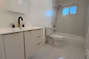 540 Oak St, Copiague, NY 11726 - Photo 12