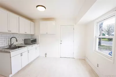 2 Oakland Drive N, Riverhead, NY 11901 - Photo 6
