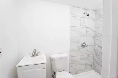 2 Oakland Drive N, Riverhead, NY 11901 - Photo 14