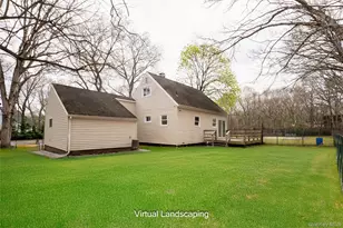 2 Oakland Dr N, Riverhead, NY 11901 - Photo 16