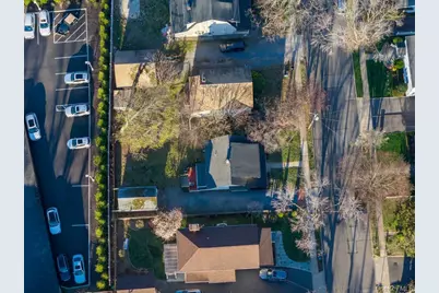 24 Dennis Street, Manhasset, NY 11030 - Photo 14