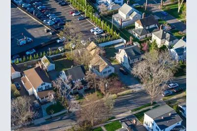 24 Dennis Street, Manhasset, NY 11030 - Photo 10