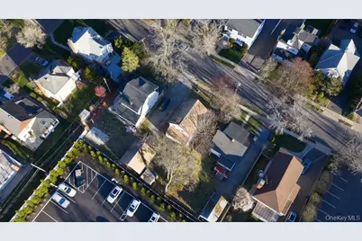 24 Dennis Street, Manhasset, NY 11030 - Photo 6