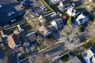 24 Dennis St, Manhasset, NY 11030 - Photo 4