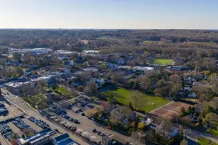 24 Dennis St, Manhasset, NY 11030 - Photo 20