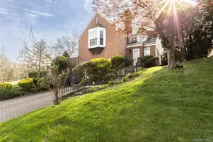 215-15 86th Ave, Hollis, NY 11427 - Photo 4