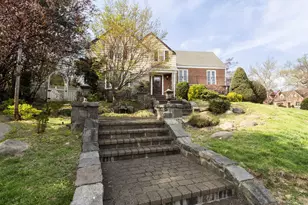 215-15 86th Ave, Hollis, NY 11427 - Photo 2