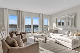 10 Shore Rd, Glenwood Landing, NY 11547 - Photo 20