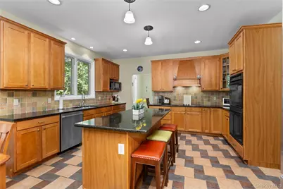875 Hanover Street, Yorktown Heights, NY 10598 - Photo 12