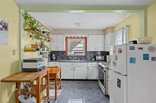 76 Davison Ave, Lynbrook, NY 11563 - Photo 12