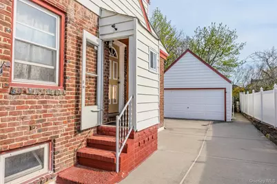 76 Davison Avenue, Lynbrook, NY 11563 - Photo 34