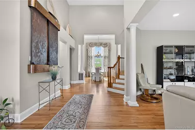 62 Pembroke Drive, Glen Cove, NY 11542 - Photo 6
