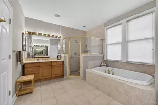 62 Pembroke Dr, Glen Cove, NY 11542 - Photo 14