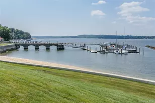 62 Pembroke Dr, Glen Cove, NY 11542 - Photo 40