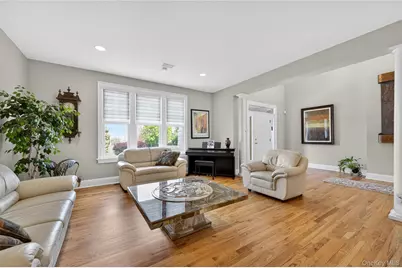 62 Pembroke Drive, Glen Cove, NY 11542 - Photo 8