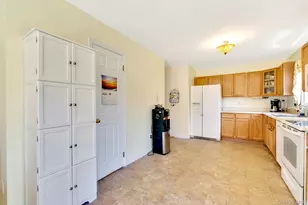 416 3rd St, Greenport, NY 11944 - Photo 4