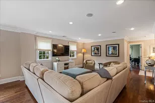 12 Whitehall Rd, Rockville Centre, NY 11570 - Photo 16