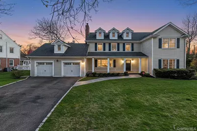 12 Whitehall Road, Rockville Centre, NY 11570 - Photo 2