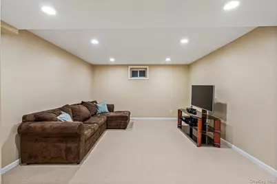 12 Whitehall Road, Rockville Centre, NY 11570 - Photo 34
