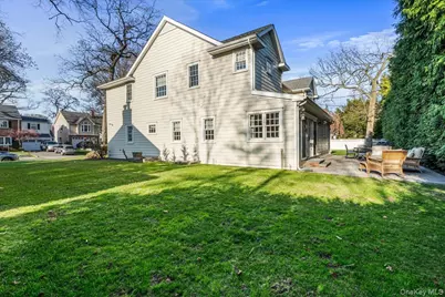 12 Whitehall Road, Rockville Centre, NY 11570 - Photo 40