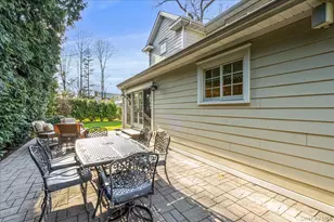 12 Whitehall Rd, Rockville Centre, NY 11570 - Photo 38