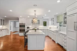 12 Whitehall Rd, Rockville Centre, NY 11570 - Photo 10